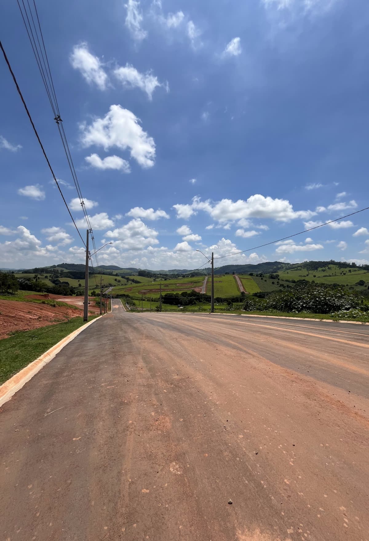 Rua no empreendimento rancho terra nova