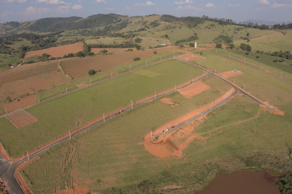 Rua no empreendimento rancho terra nova