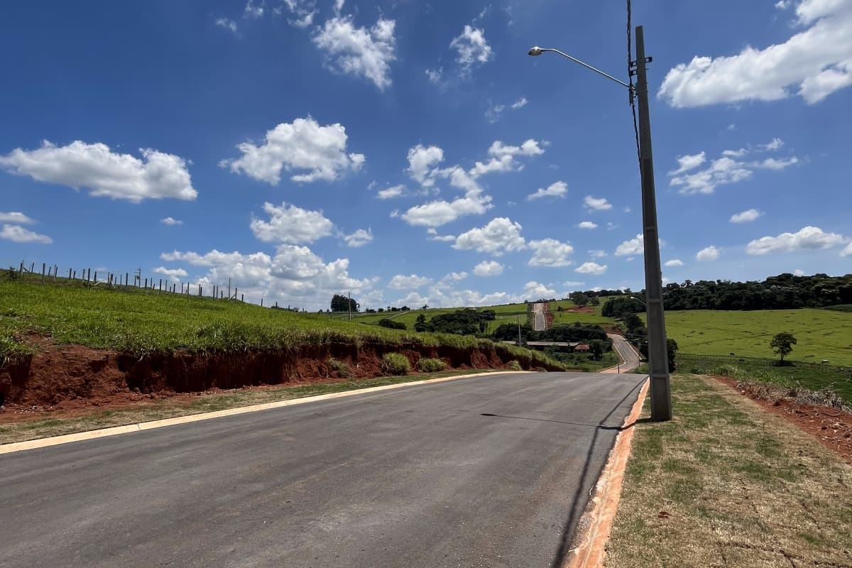 Rua no empreendimento rancho terra nova